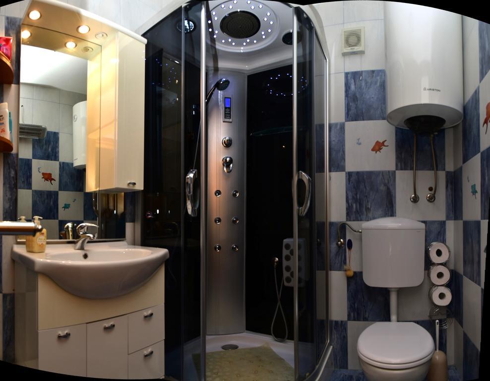 Apartments " Happy Villa " Splitska Kamer foto